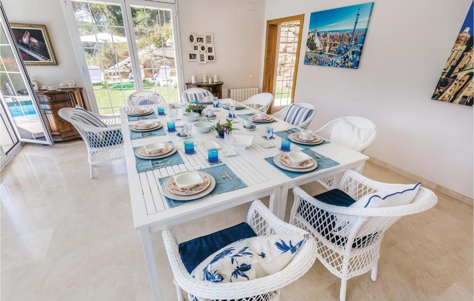 Nice Home In Cabrils With House A Mountain View 外观 照片