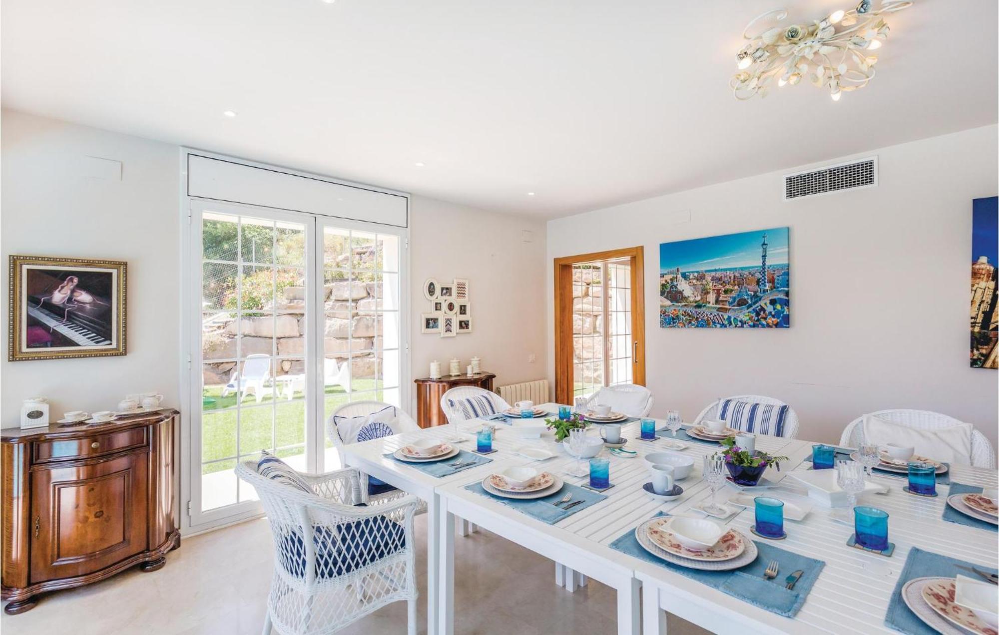 Nice Home In Cabrils With House A Mountain View 外观 照片