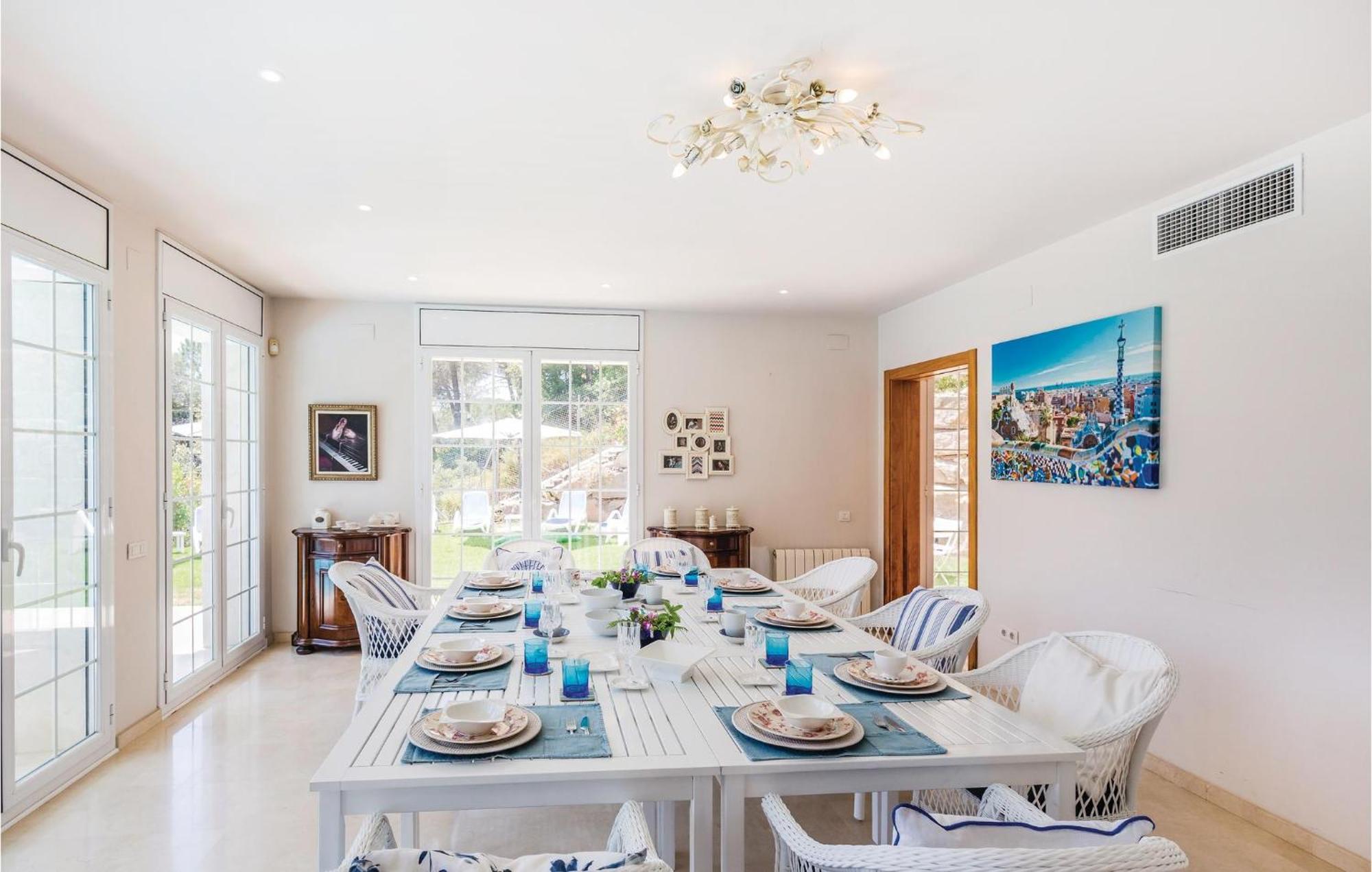 Nice Home In Cabrils With House A Mountain View 外观 照片